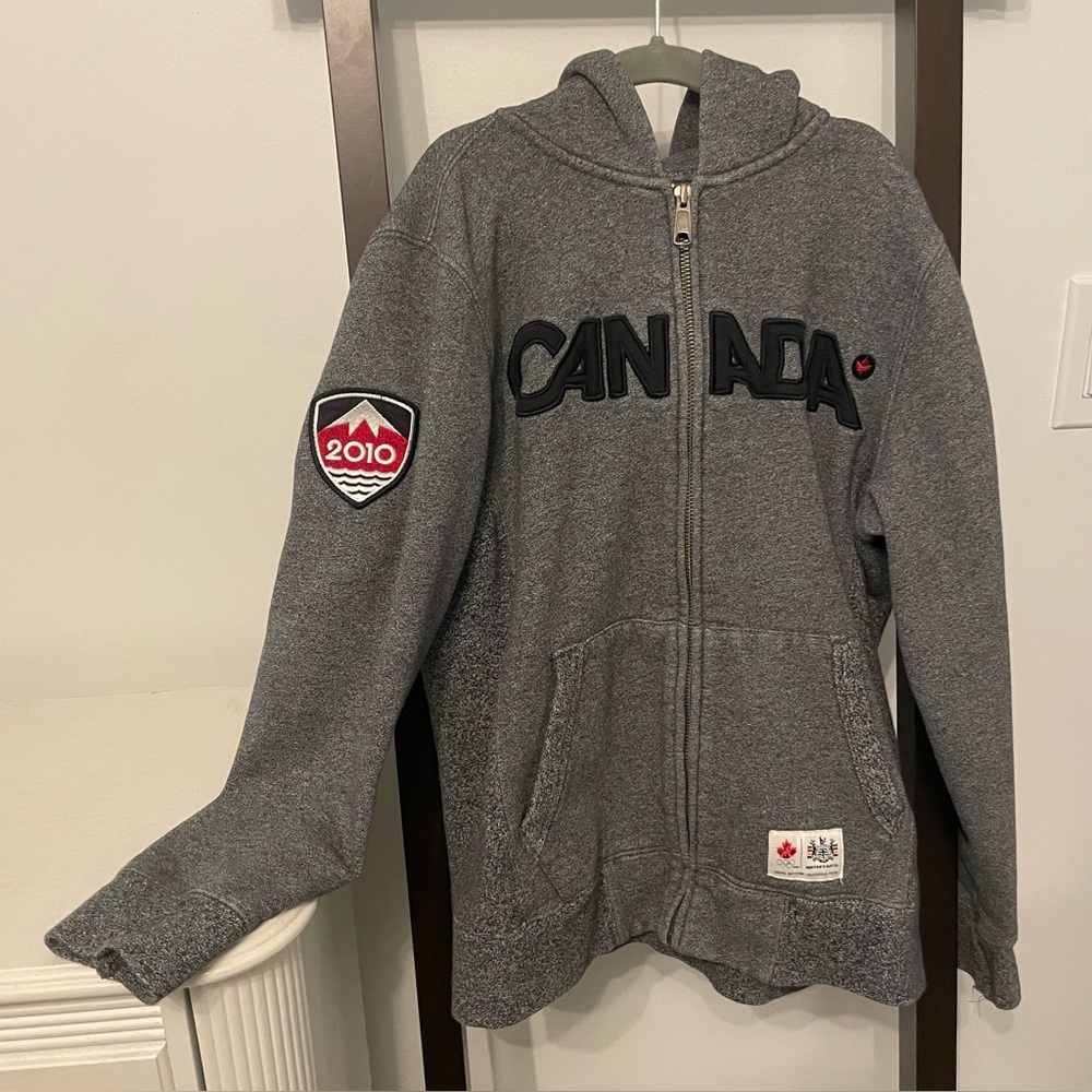 Hudson’s Bay Olympic 2010 hoodie.  Grey. Kids. EUC.